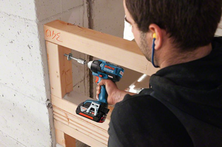 BOSCH Akku-Drehschlagschrauber GDS 18 V-300, Solo Version, L-BOXX